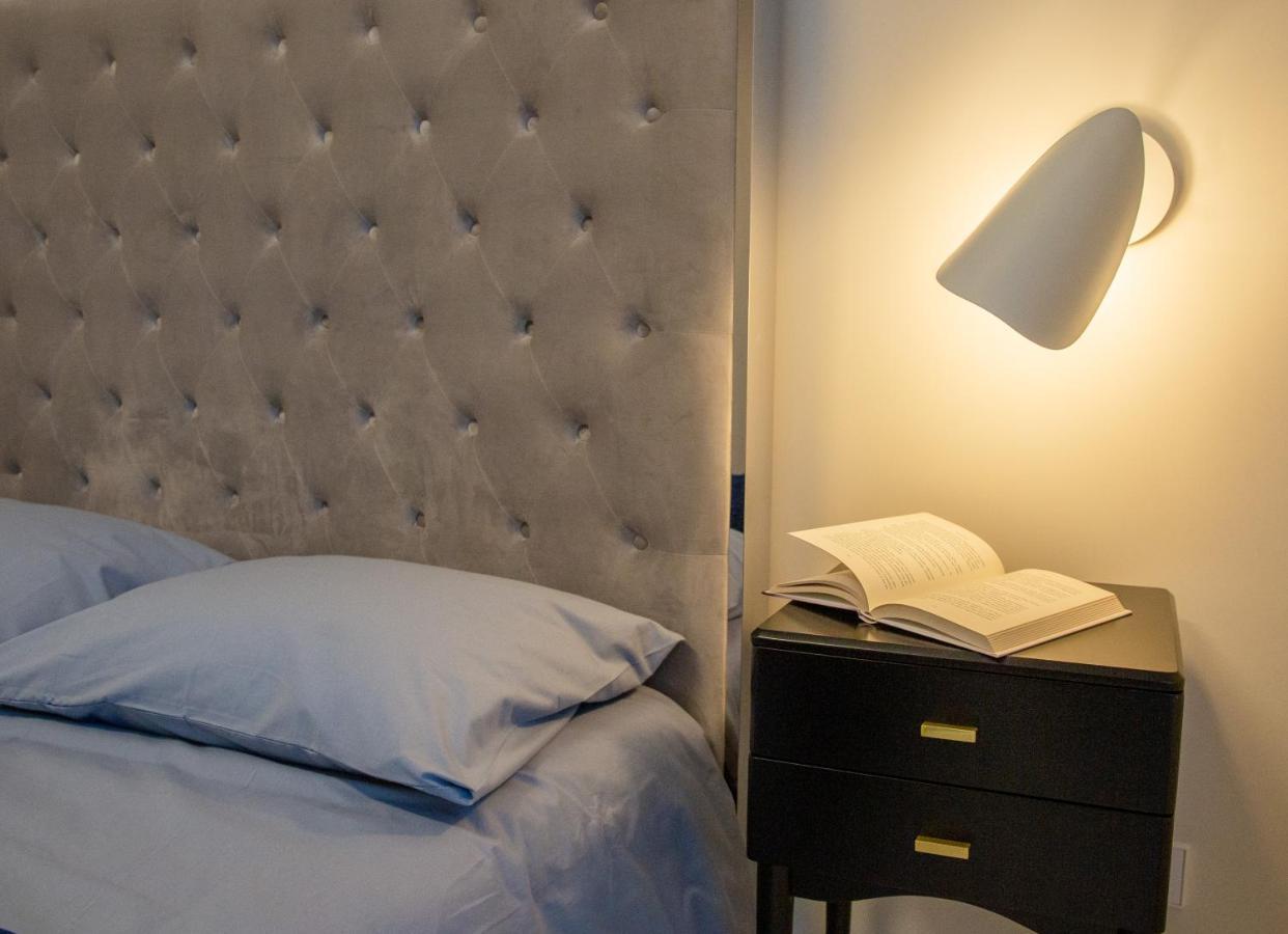 Luxurious Blue&Yellow Apartment In Kaunas Center ภายนอก รูปภาพ